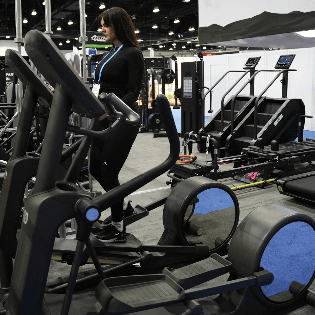 Commercial Elliptical Trainer - Touch Screen - Muscle D Fitness -  Cardio - Cross Trainer