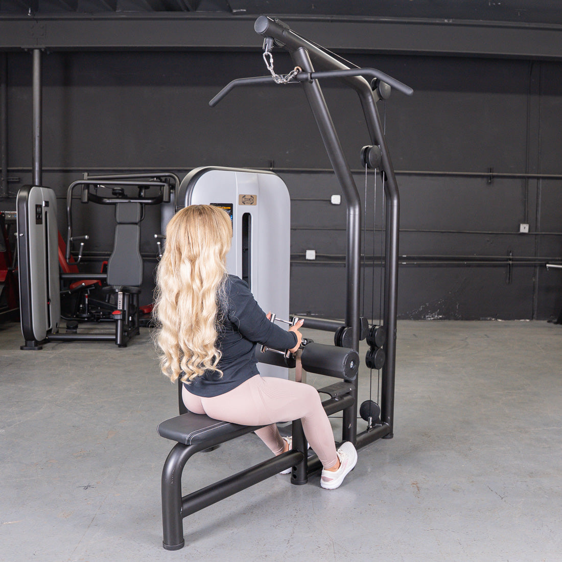 Vogue Lat/Low Row - Muscle D Fitness - Adjustable Seat - Pin Selectorized - Combo Back Machine