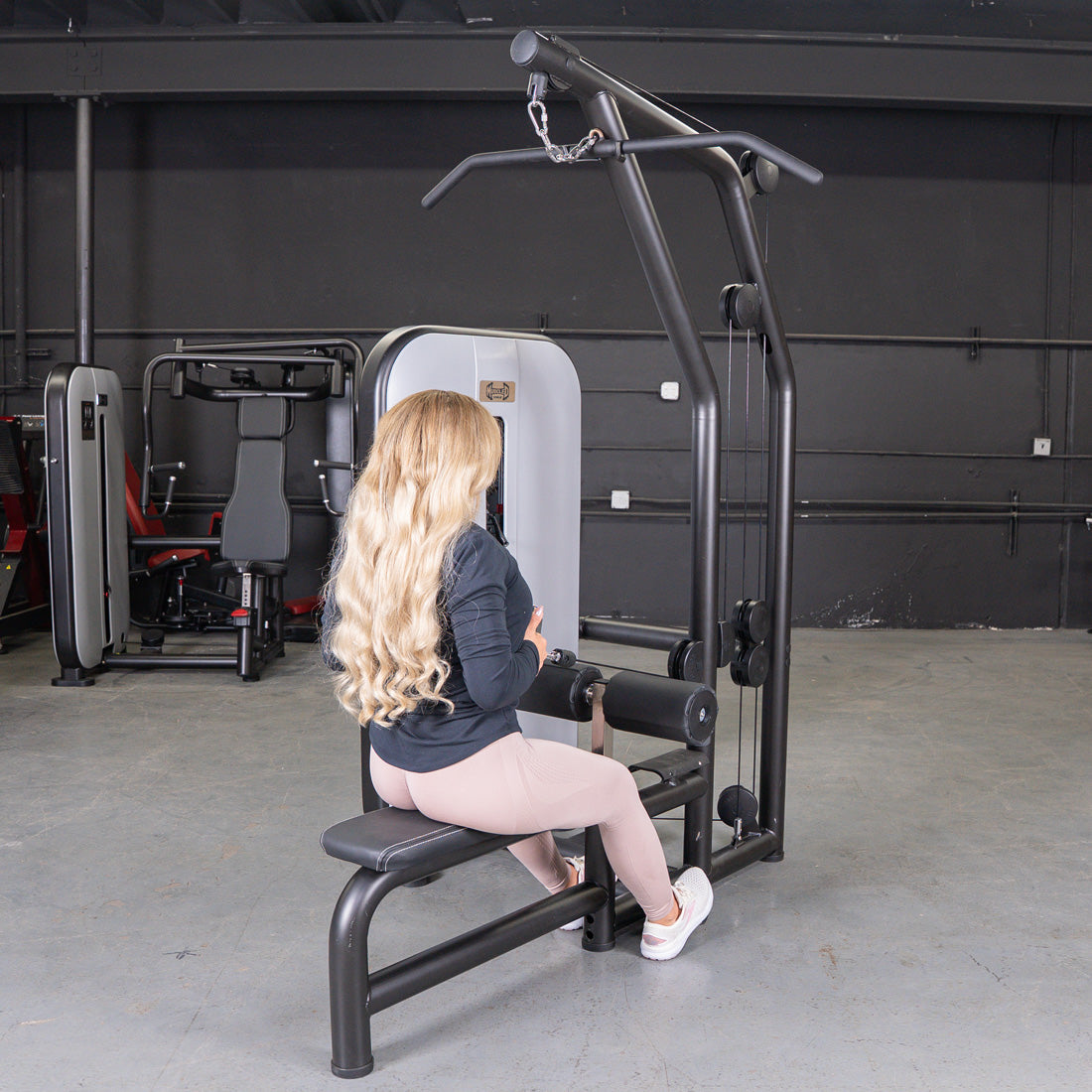Vogue Lat/Low Row - Muscle D Fitness - Adjustable Seat - Pin Selectorized - Combo Back Machine