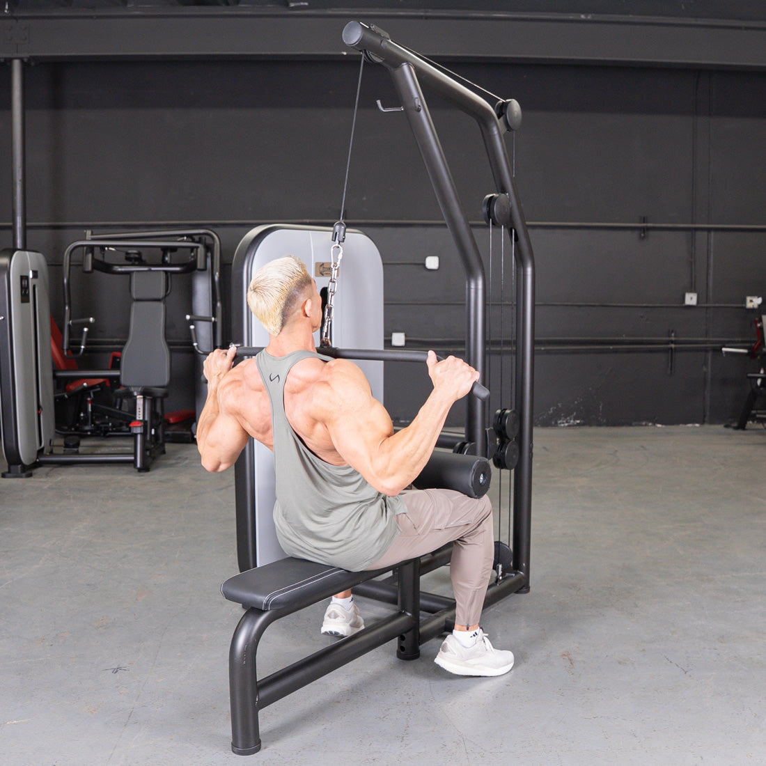 Vogue Lat/Low Row - Muscle D Fitness - Adjustable Seat - Pin Selectorized - Combo Back Machine