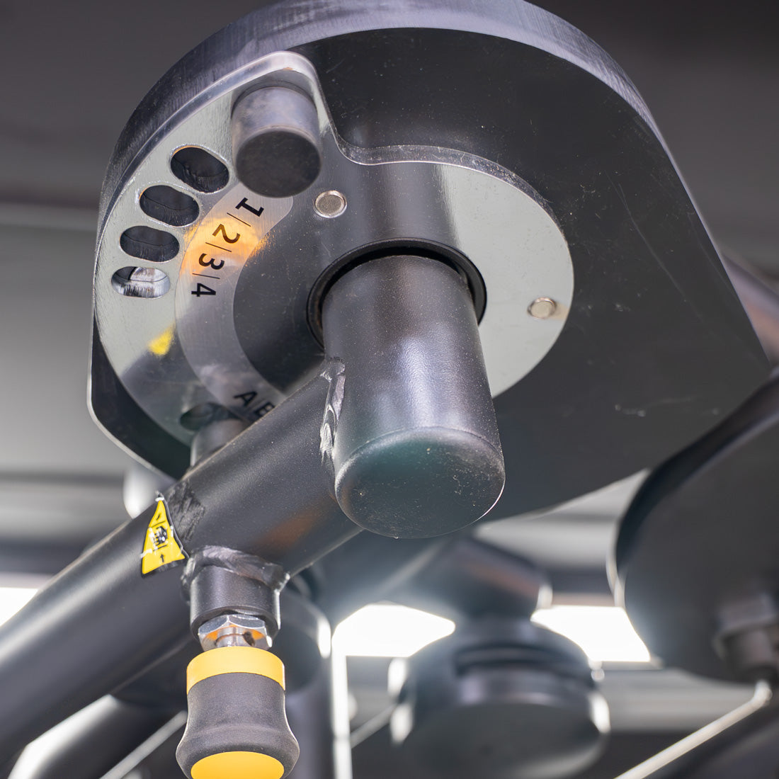 Vogue Pec Deck/Rear Delt - Muscle D Fitness - Adjustable Seat - Pin Selectorized - Chest Back Workout Combo